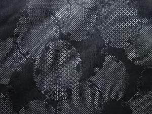 アンティーク　雪輪模様織出し本場泥大島紬着物（5マルキ）